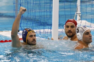 Nestvarno polufinale, Španci se spasili uz zvuk sirene, pa na penale otišli u meč za titulu